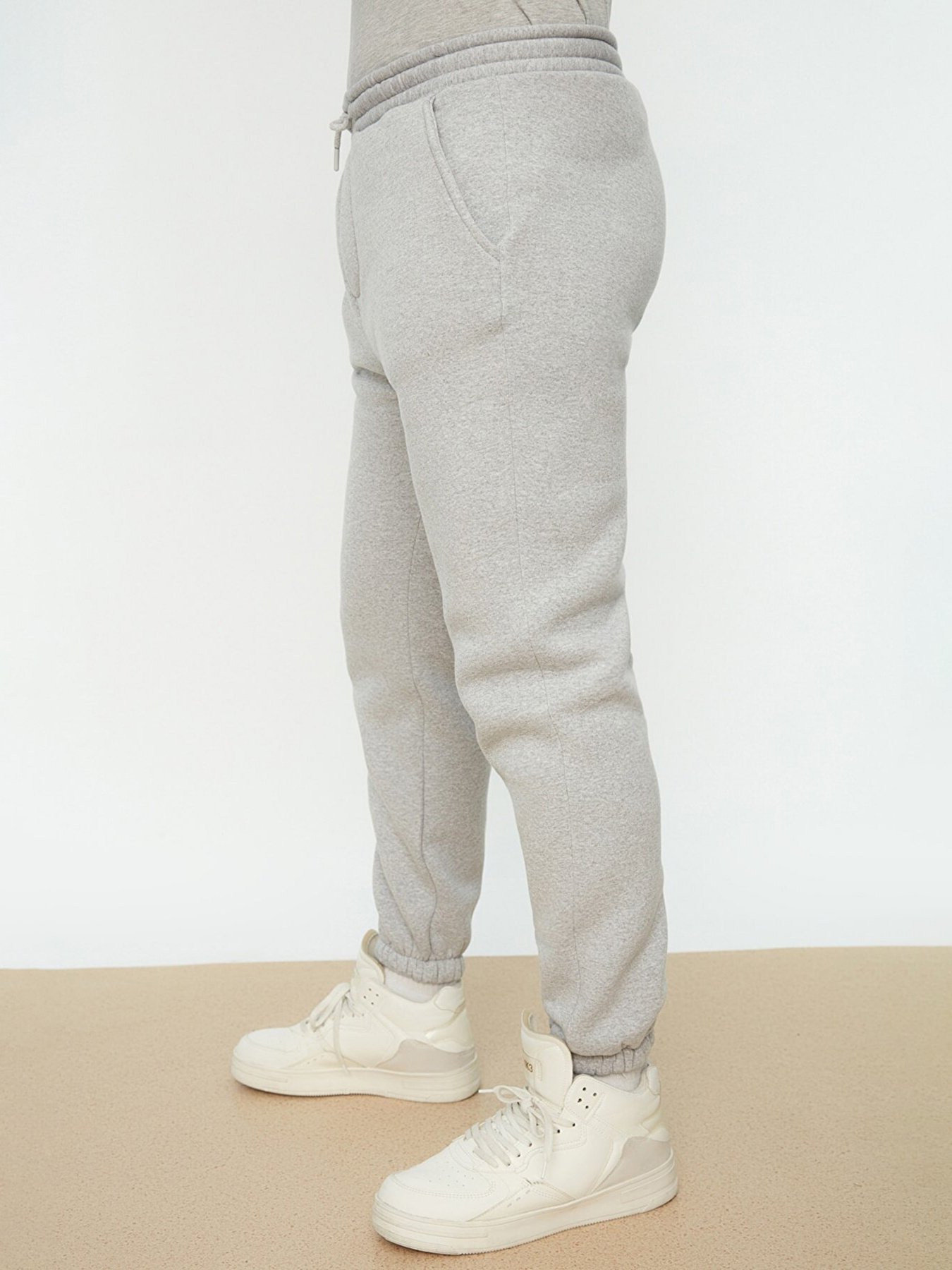 Джогери Trendyol модель TMNAW22EA0160/Gri Фото