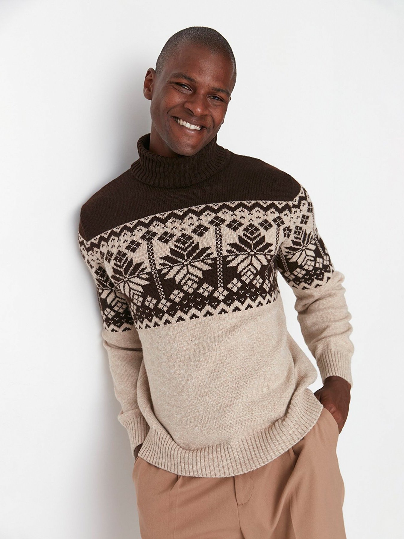 Свитер Trendyol модель TMNAW22KZ0296/Kahverengi Фото