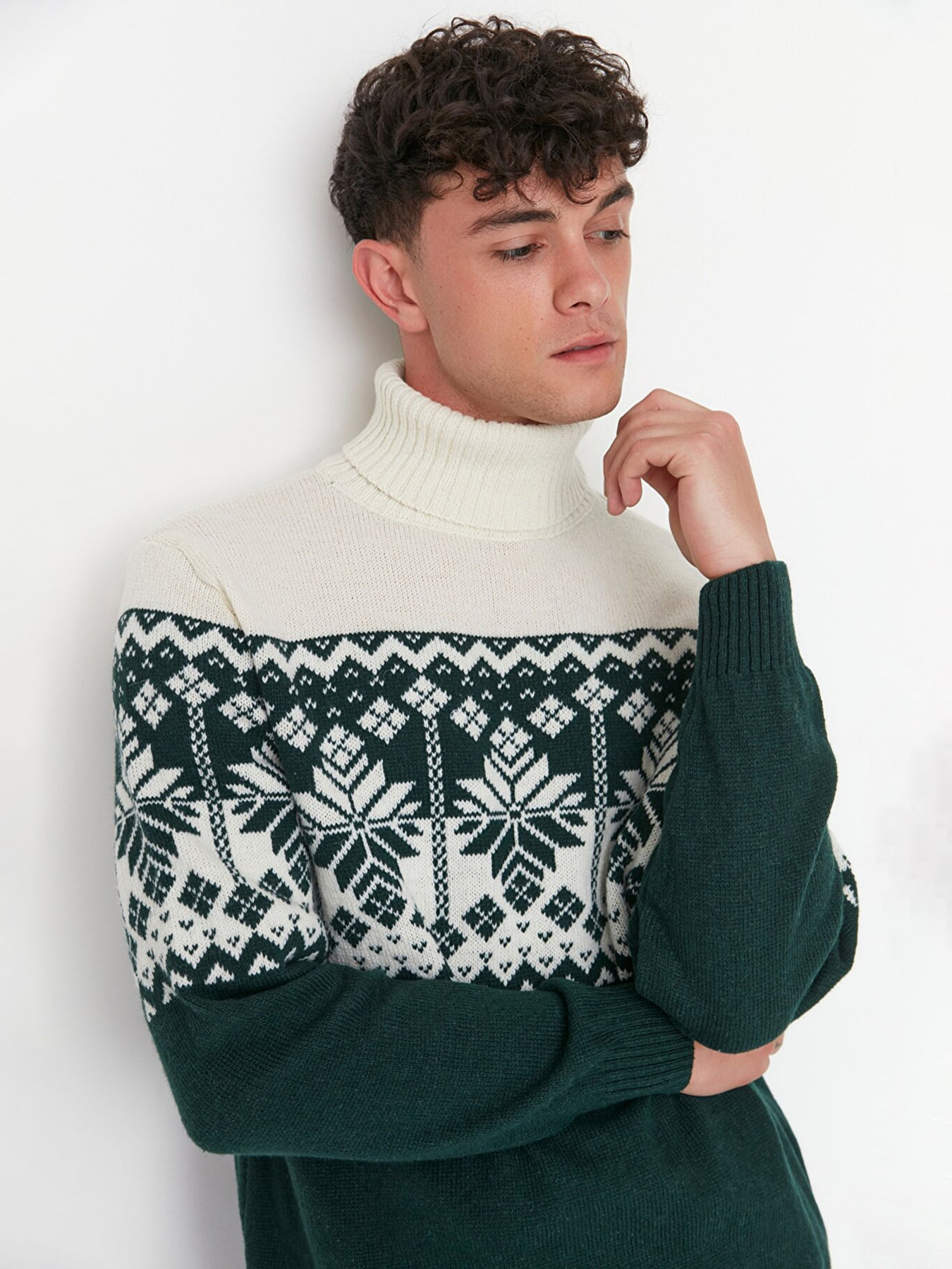 Свитер Trendyol модель TMNAW22KZ0296/Zumrut Yesili Фото