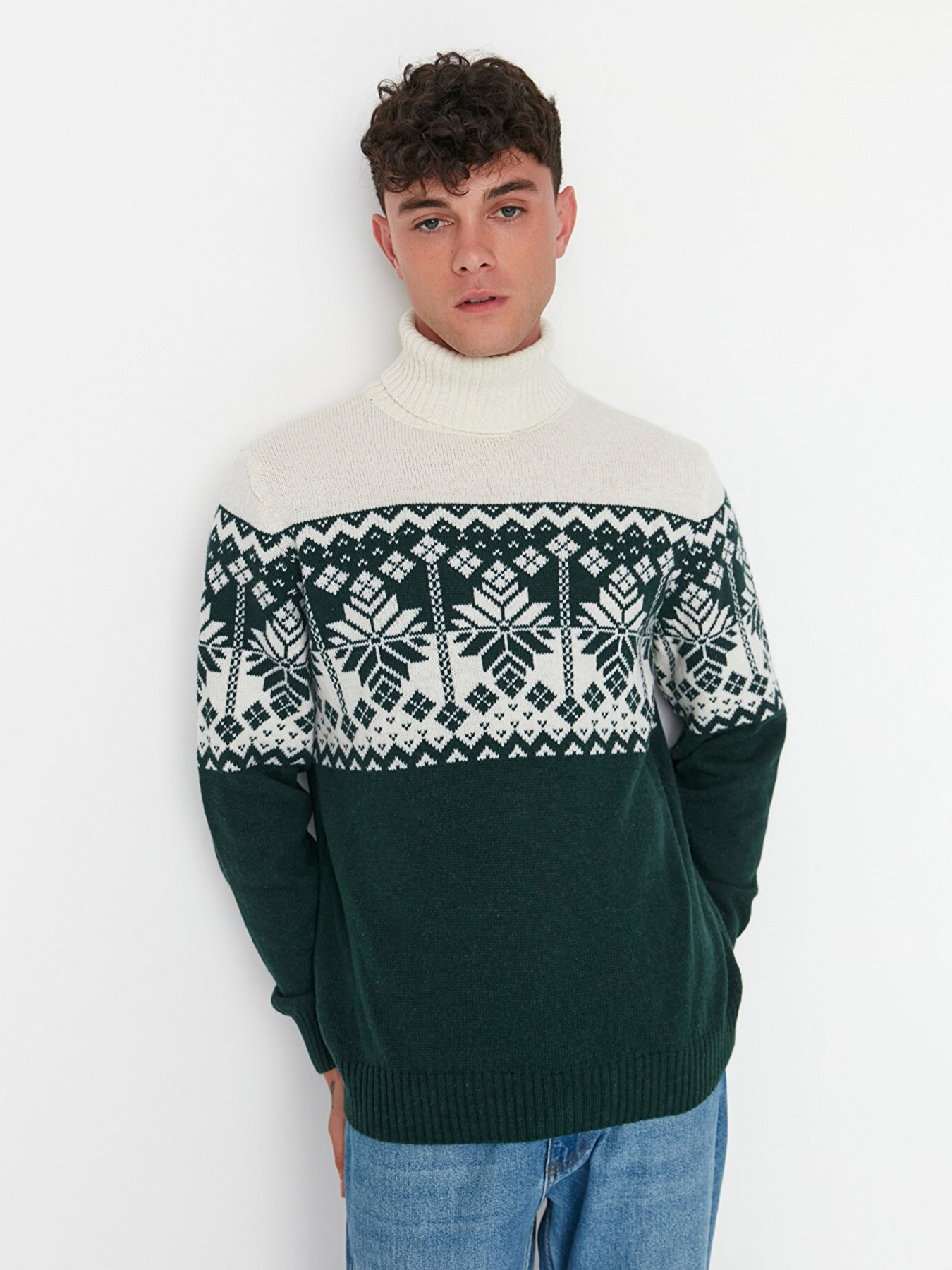 Свитер Trendyol модель TMNAW22KZ0296/Zumrut Yesili Фото