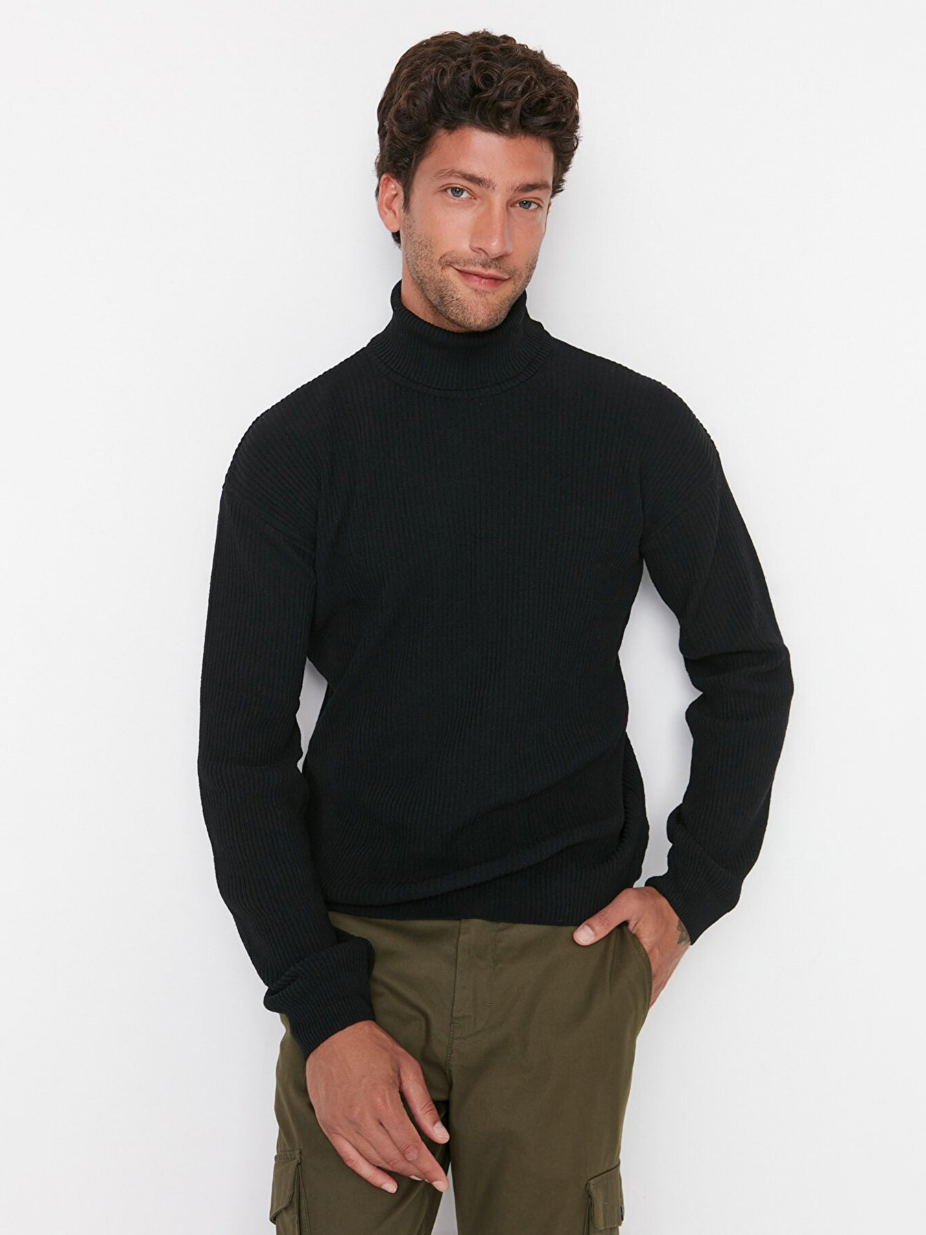 Свитер Trendyol модель TMNAW22KZ1289/Siyah Свитер Trendyol модель TMNAW22KZ1289/Siyah Фото