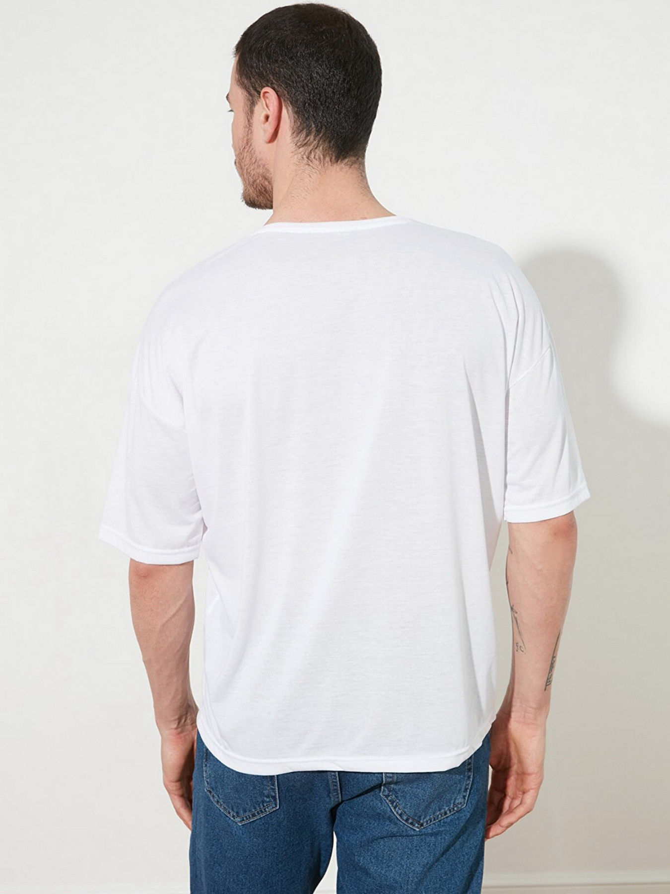 Футболки и поло Trendyol модель TMNSS21TS1091/Siyah-Beyaz Футболки и поло Trendyol модель TMNSS21TS1091/Siyah-Beyaz Фото