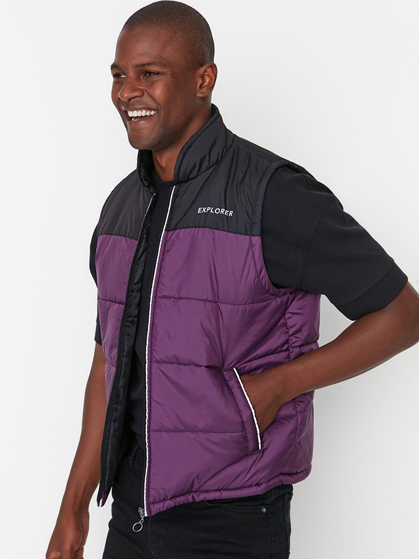 Утеплений жилет Trendyol модель TMNAW23YE00004/Mor Фото