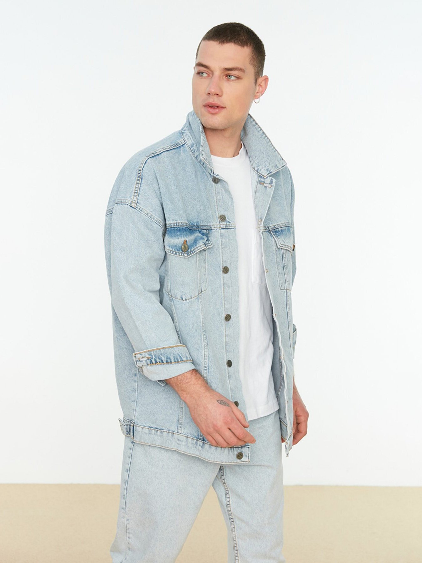 Джинсовая куртка Trendyol модель TMNSS22CE0160/Mavi Фото