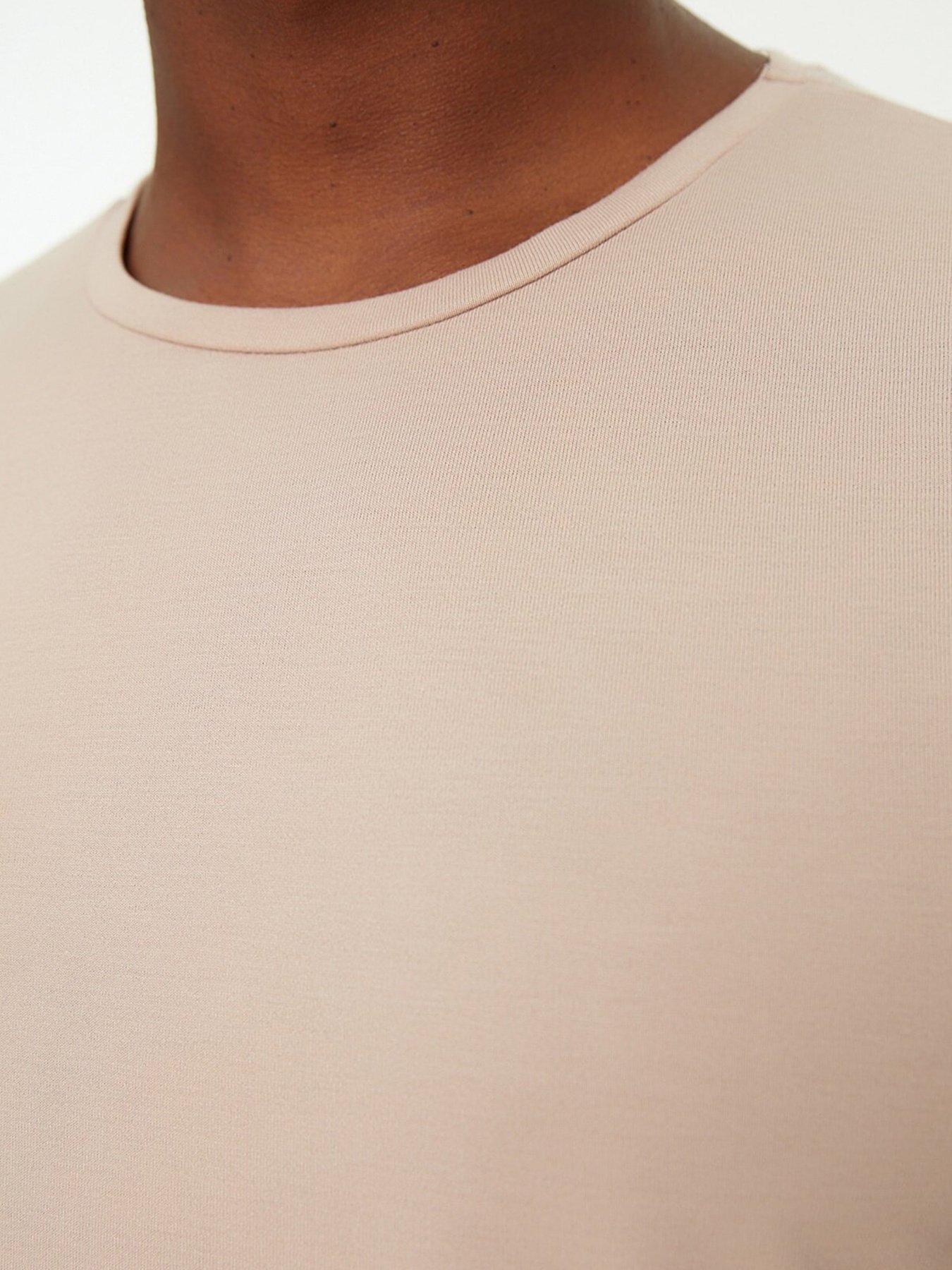 Футболка Trendyol модель TMNSS22TS0270/Tas Фото