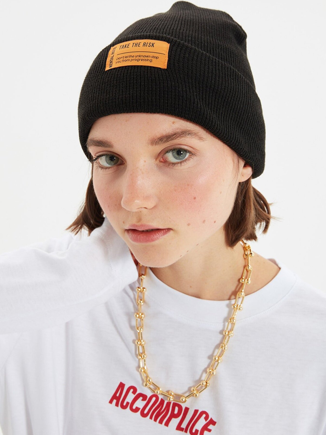 Шапка Trendyol модель TMNAW22BR0012/Siyah Фото