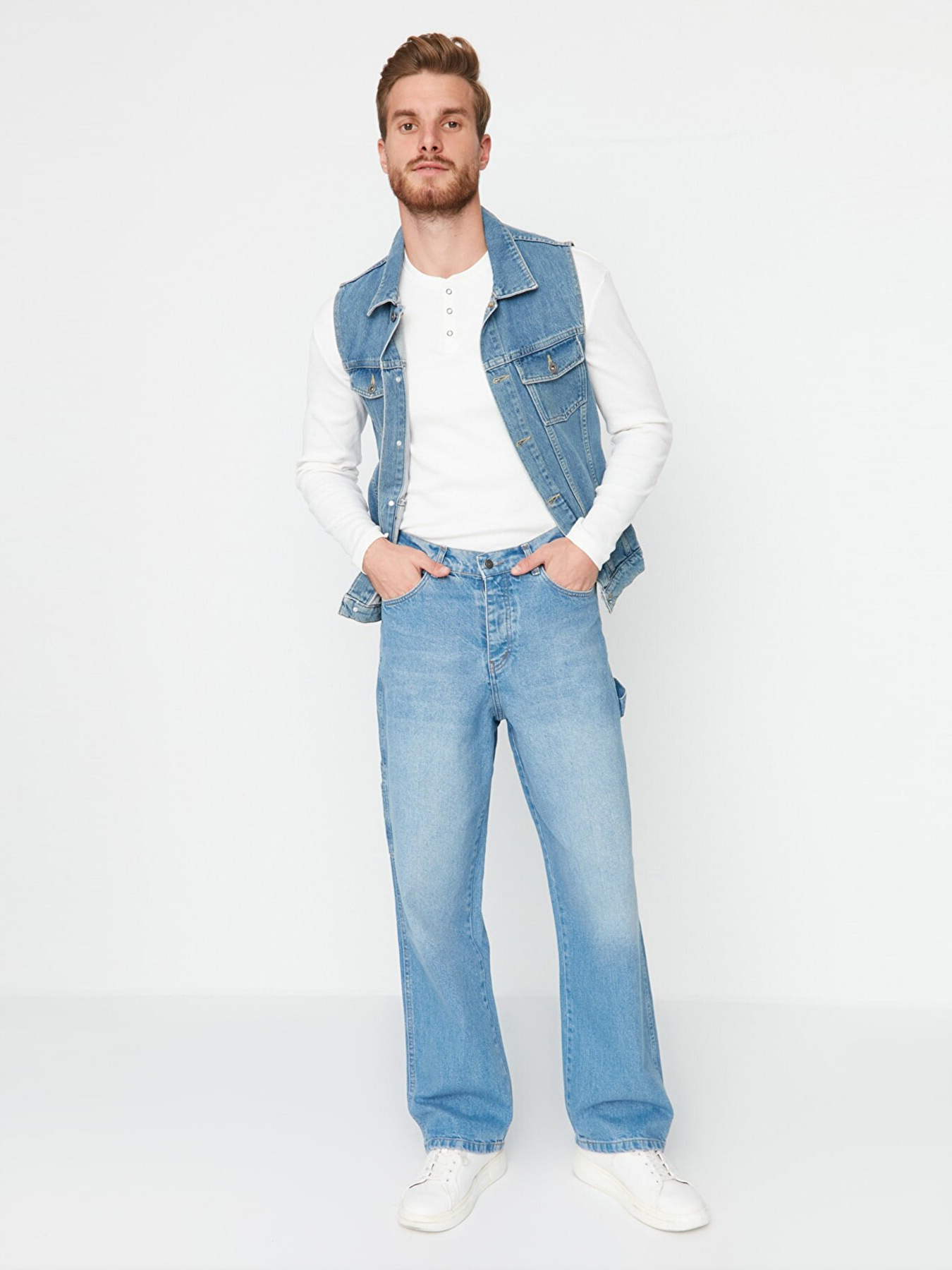 Прямые джинсы Trendyol модель TMNAW23JE00058/Mavi Фото