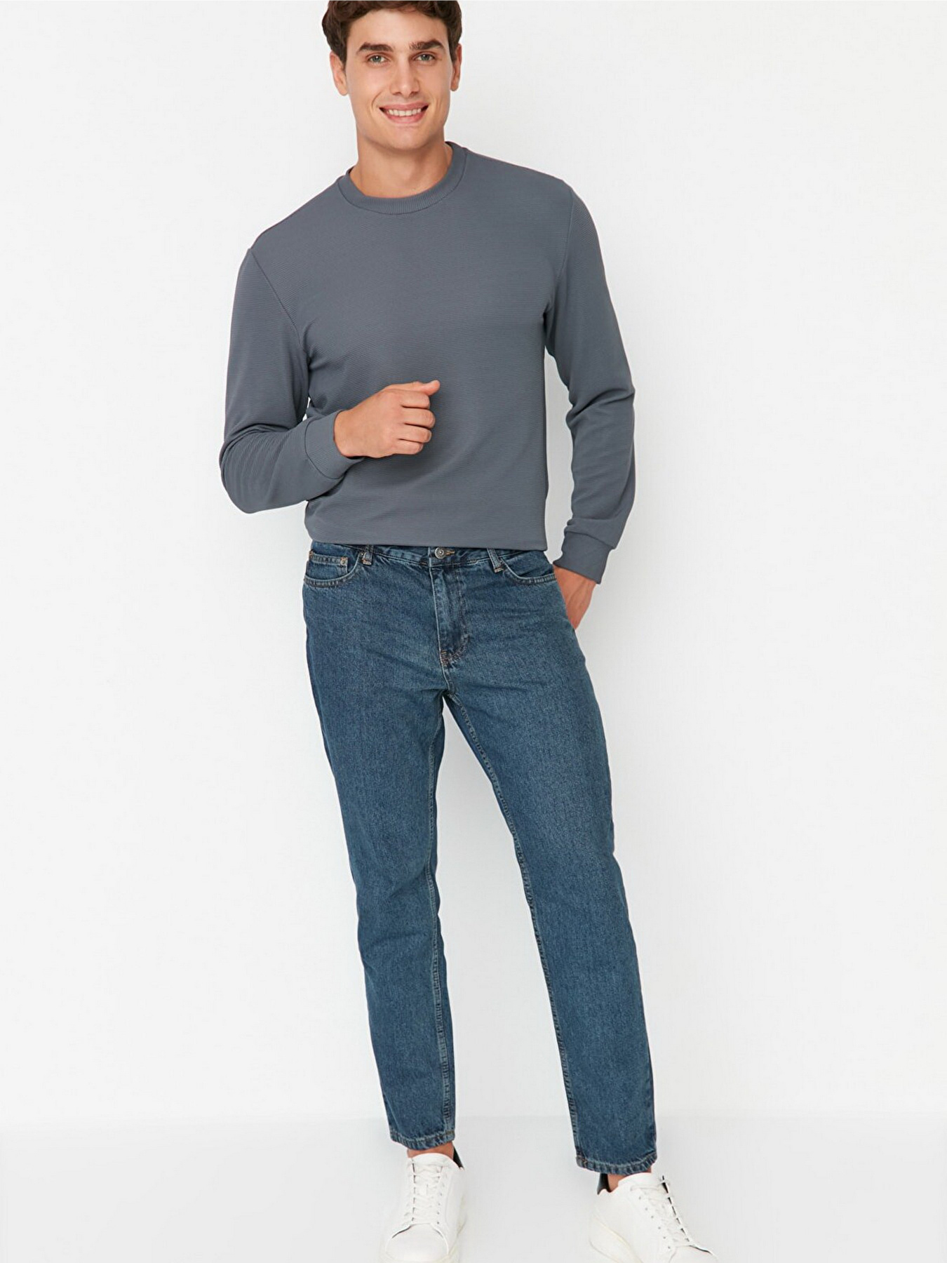 Завужені джинси Trendyol модель TMNAW23JE00074/Mavi Фото