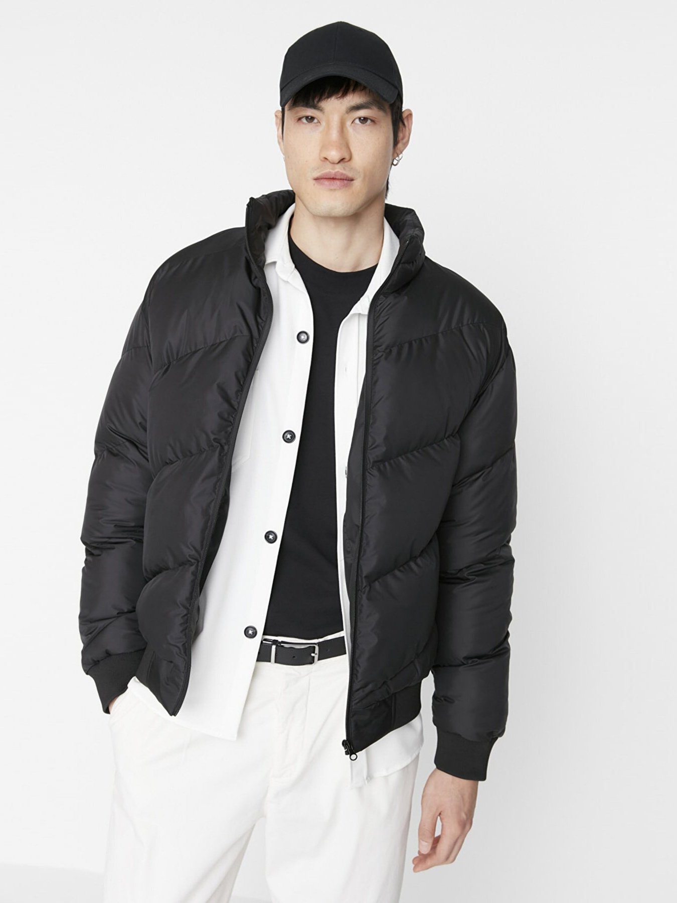 Зимова куртка Trendyol модель TMNAW23MO00073/Siyah Фото