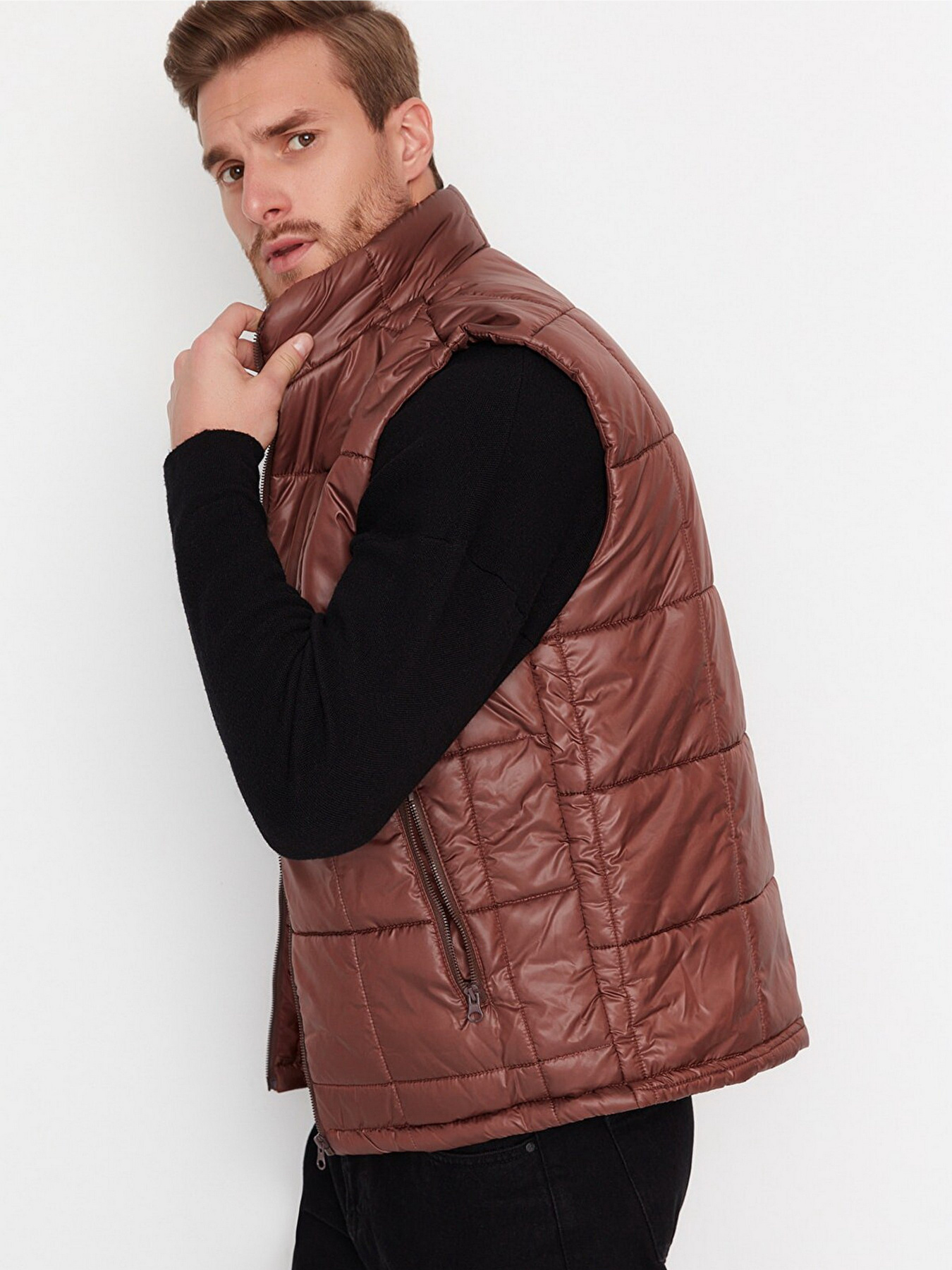 Утепленный жилет Trendyol модель TMNAW23YE00007/Kahverengi Фото