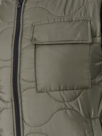 Жилет с утеплителем Trendyol модель TMNAW23YE00016/Yesil Фото