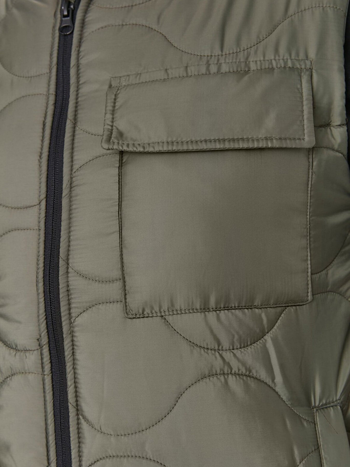 Утепленный жилет Trendyol модель TMNAW23YE00016/Yesil Фото