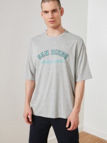 Футболки и поло Trendyol модель TMNSS21TS1228/Gri Футболки и поло Trendyol модель TMNSS21TS1228/Gri Фото