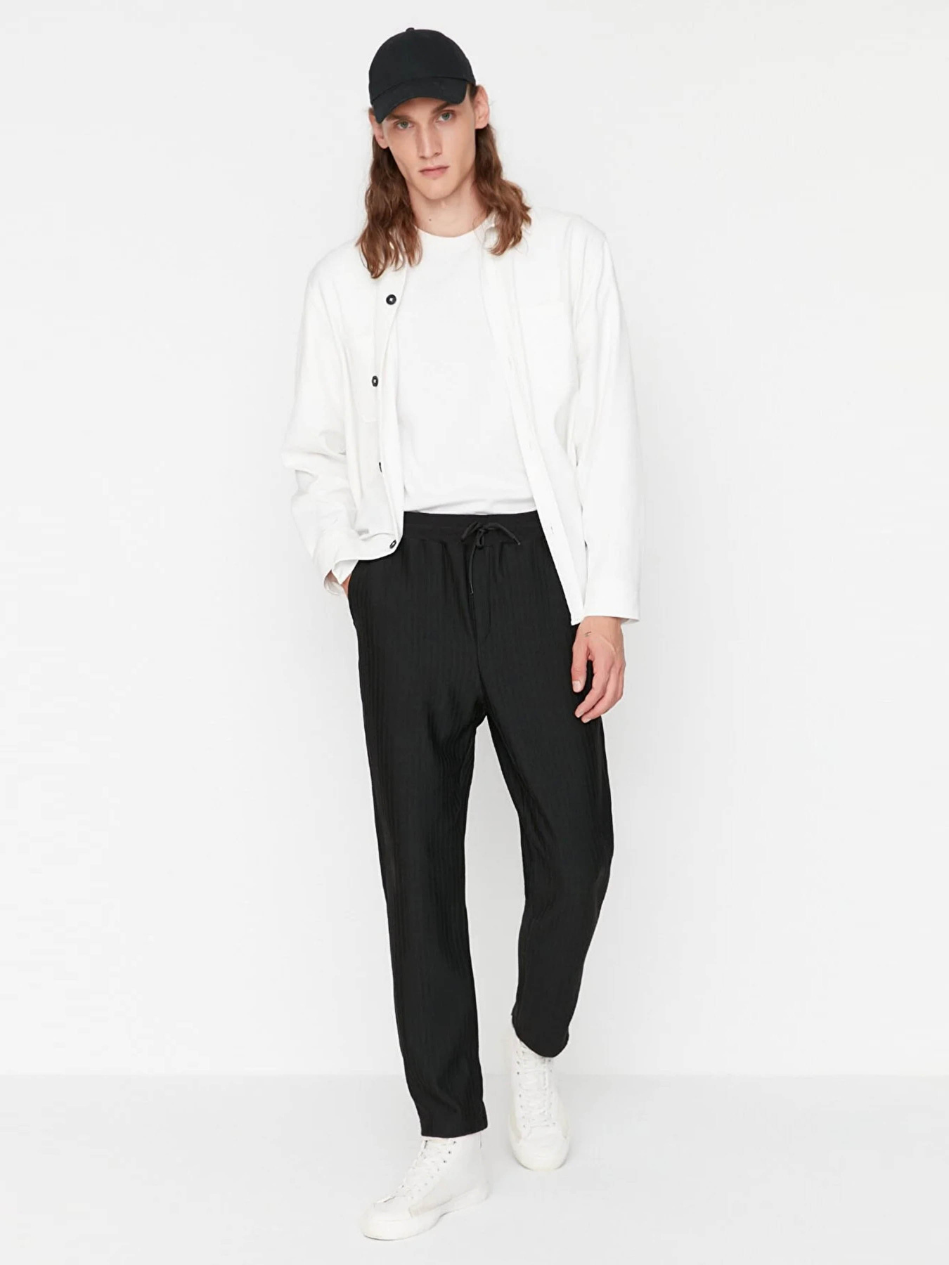 Джоггеры Trendyol модель TMNAW23EA00053/Siyah Фото