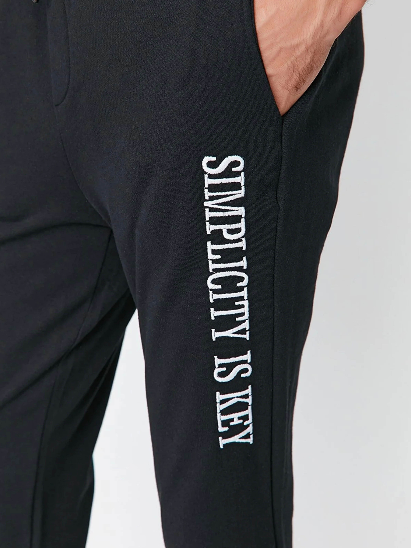 Джоггеры Trendyol модель TMNAW23EA00093/Siyah Фото