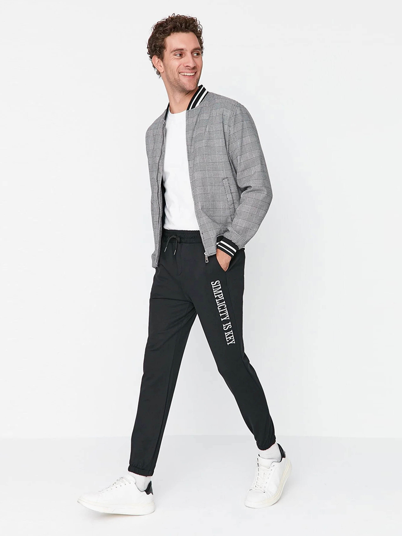 Джогери Trendyol модель TMNAW23EA00093/Siyah Фото