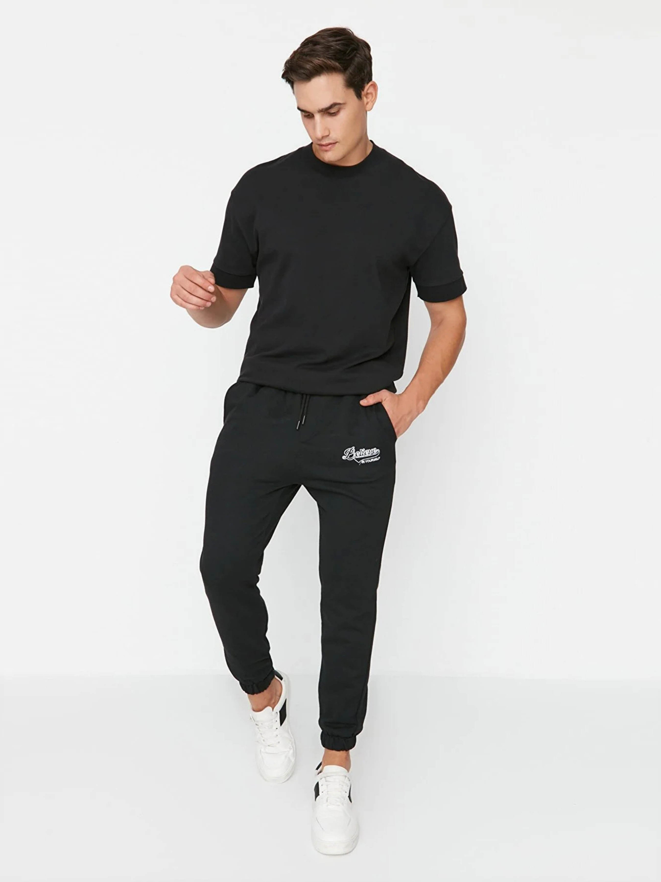 Джогери Trendyol модель TMNAW23EA00094/Siyah Фото