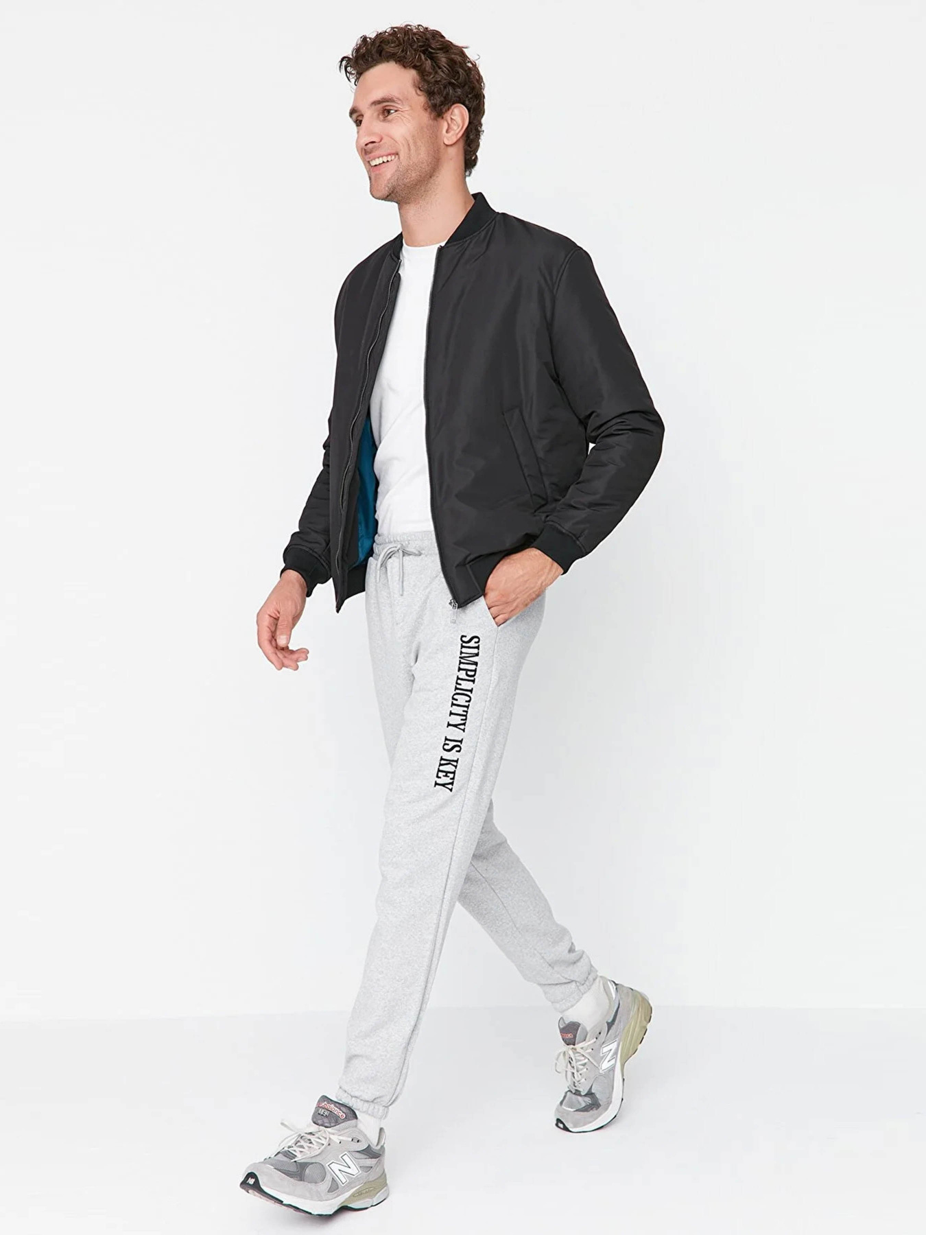 Джогери Trendyol модель TMNAW23EA00104/Gri Melanj Фото