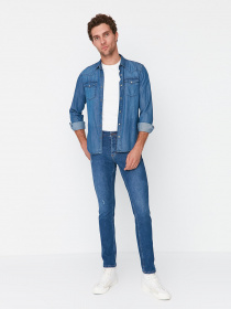 Завужені джинси Trendyol модель TMNAW23JE00072/Lacivert Фото