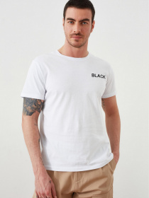 Футболки и поло Trendyol модель TMNSS21TS1191/Beyaz Фото