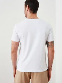 Футболки і поло Trendyol модель TMNSS21TS1191/Beyaz Фото