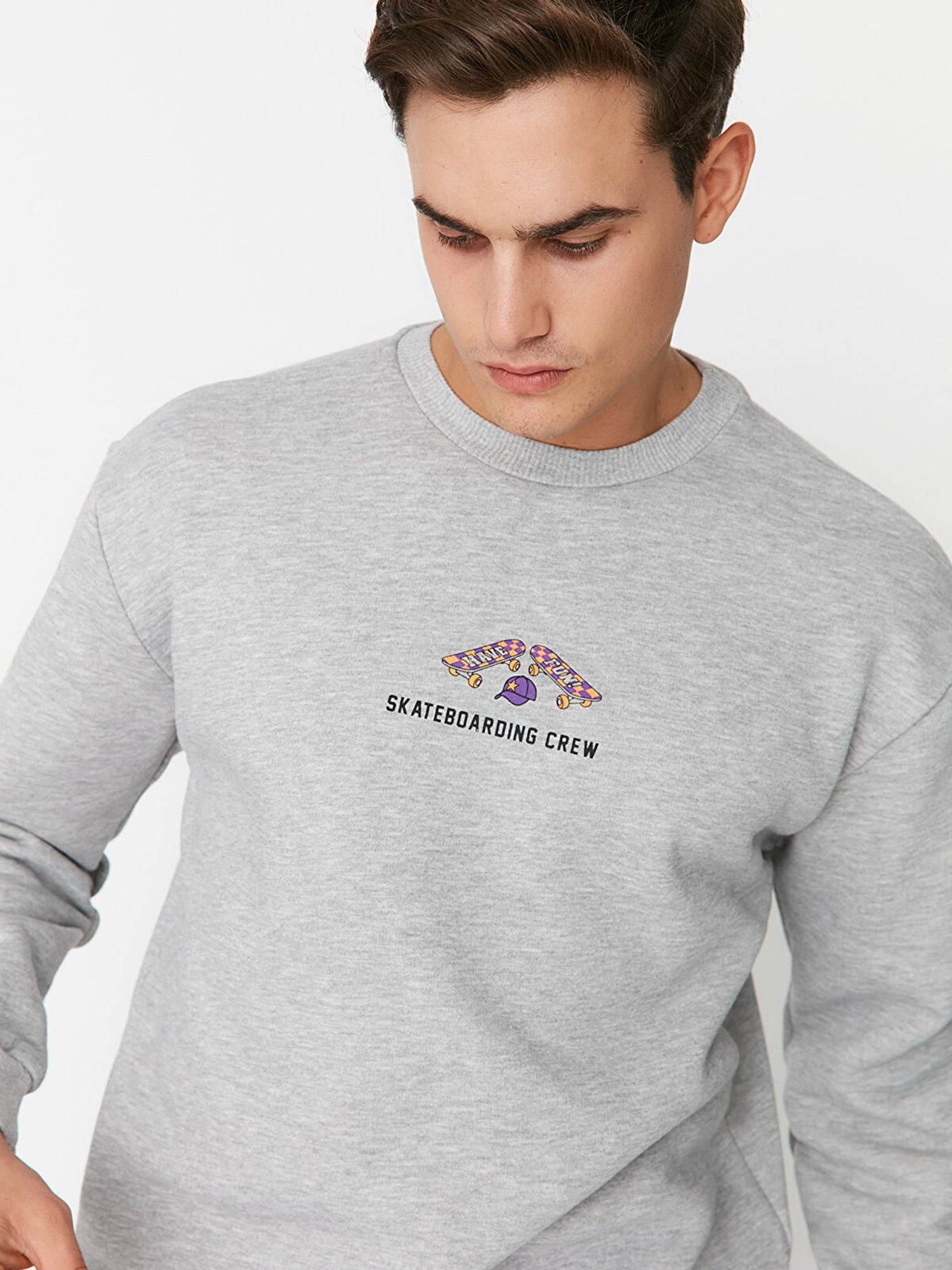 Свитшот Trendyol модель TMNAW23SW00479/Gri Фото