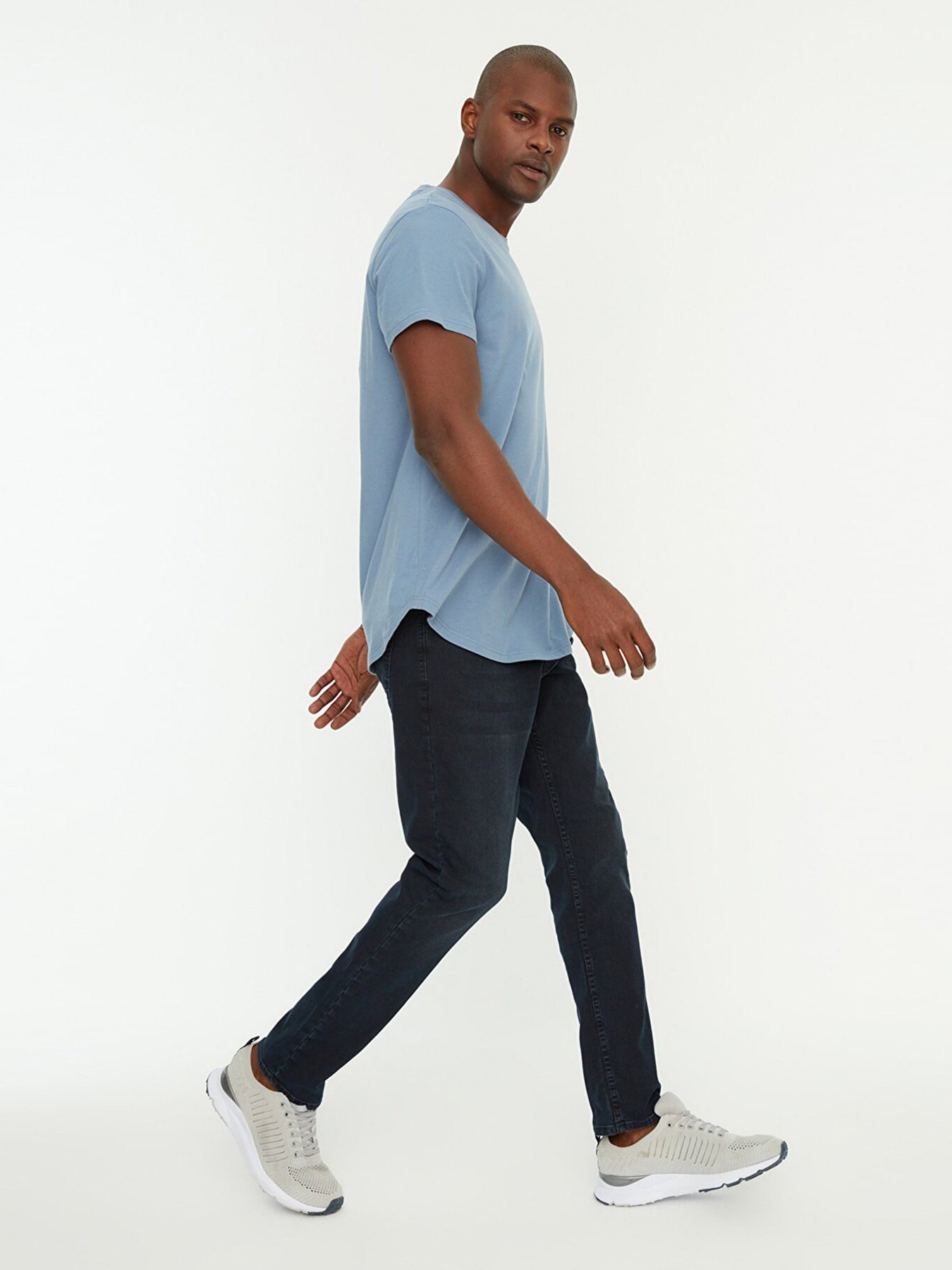 Зауженные джинсы Trendyol модель TMNSS21JE0069/Lacivert Фото