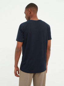 Футболка Trendyol модель TMNSS22TS0147/Lacivert Фото