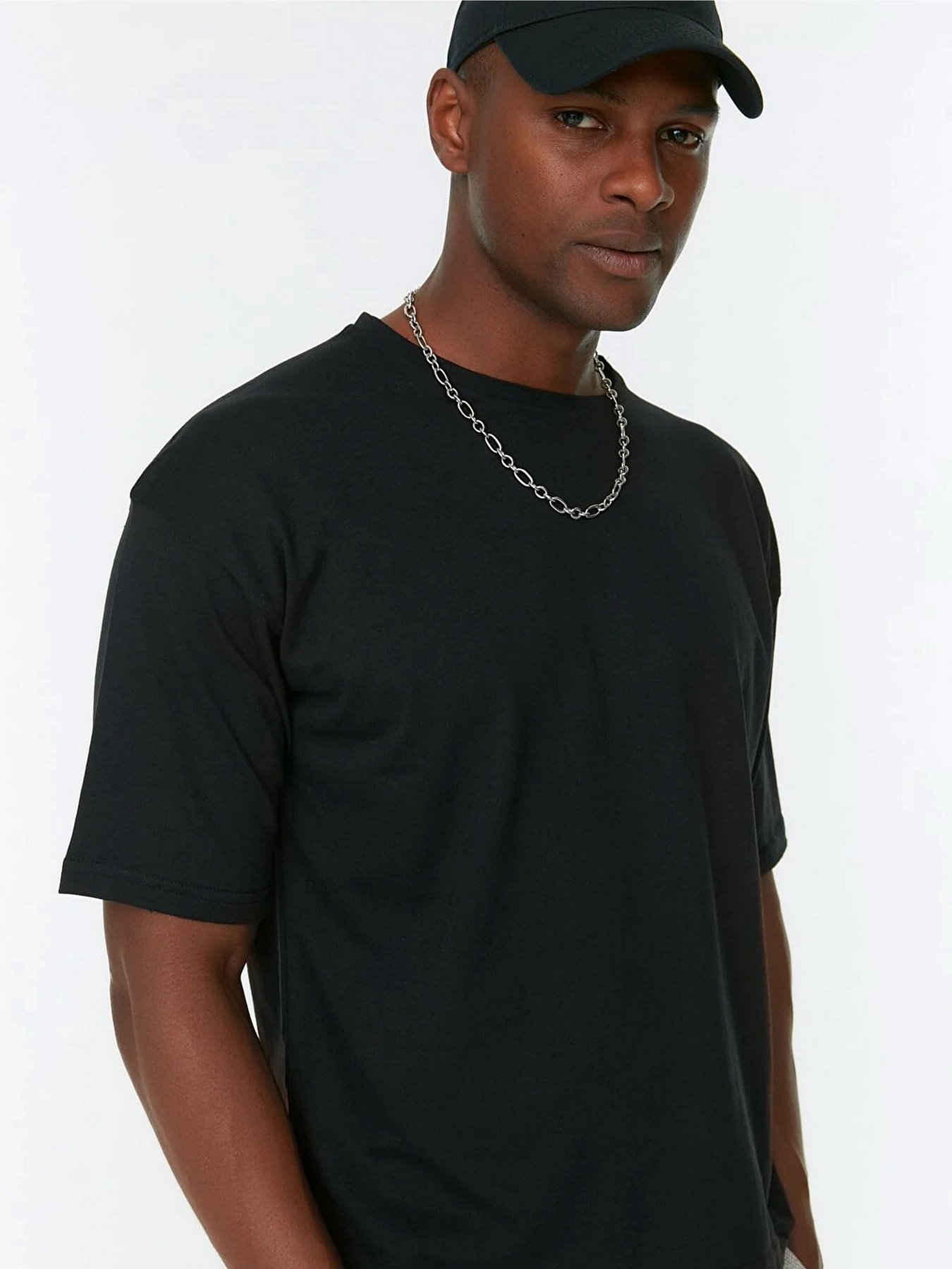 Футболка Trendyol модель TMNSS22TS1549/Siyah Фото