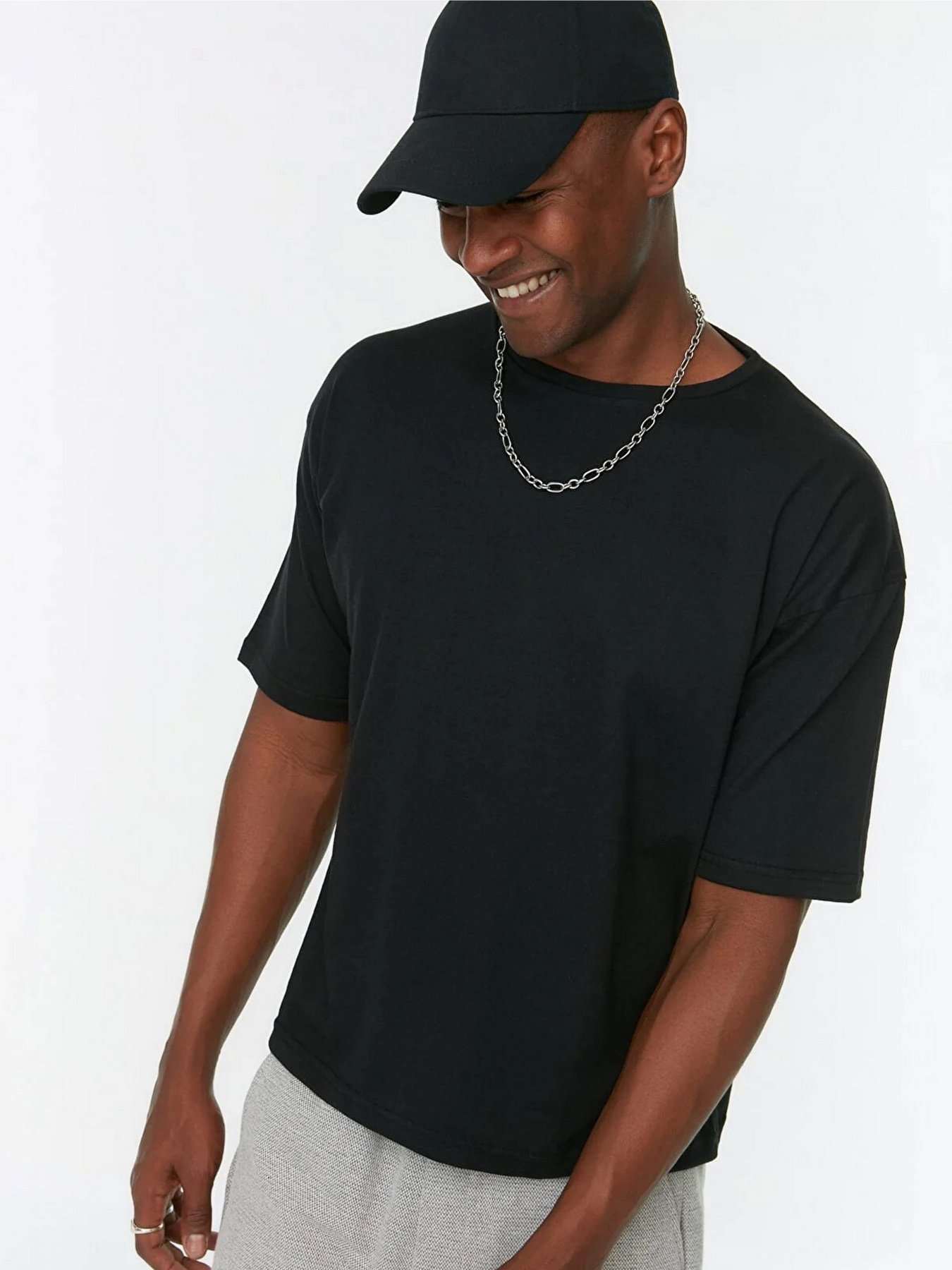 Футболка Trendyol модель TMNSS22TS1549/Siyah Фото