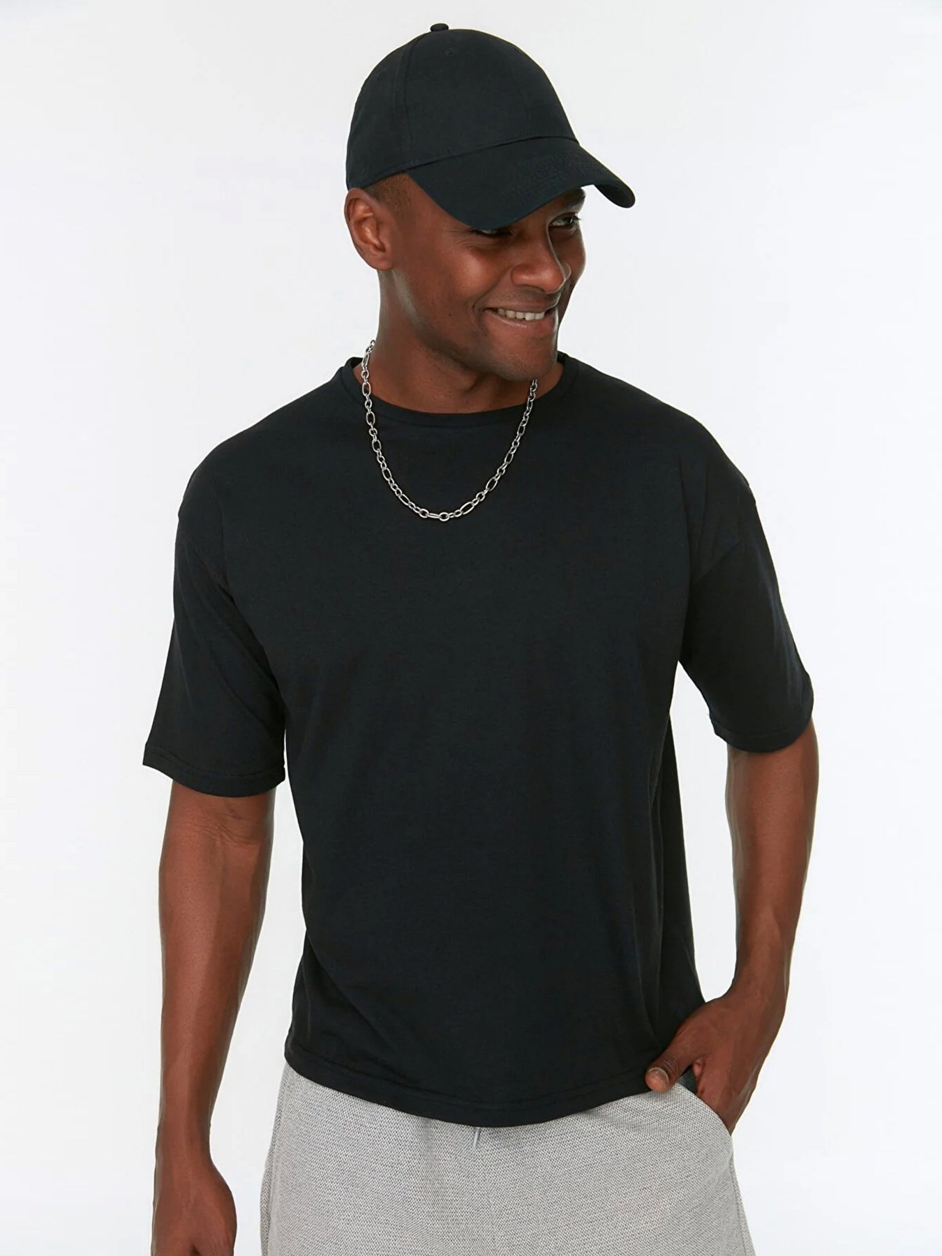 Футболка Trendyol модель TMNSS22TS1549/Siyah Фото