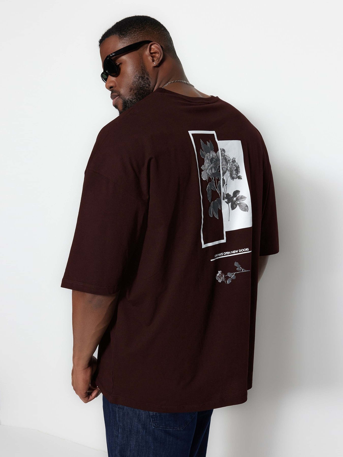 Футболка Trendyol модель TMNSS23TS00136/Kahverengi Фото