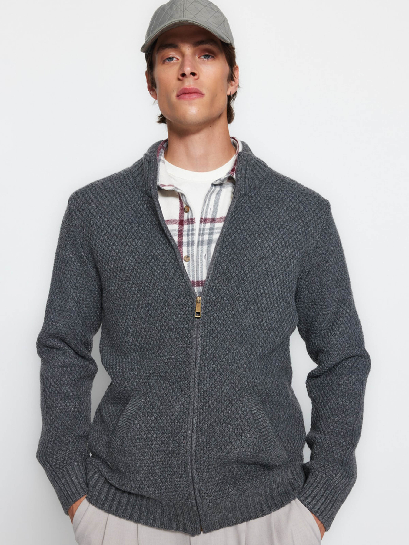 Кофта Trendyol модель TMNAW22HI0148/Koyu Gri Кофта Trendyol модель TMNAW22HI0148/Koyu Gri Фото