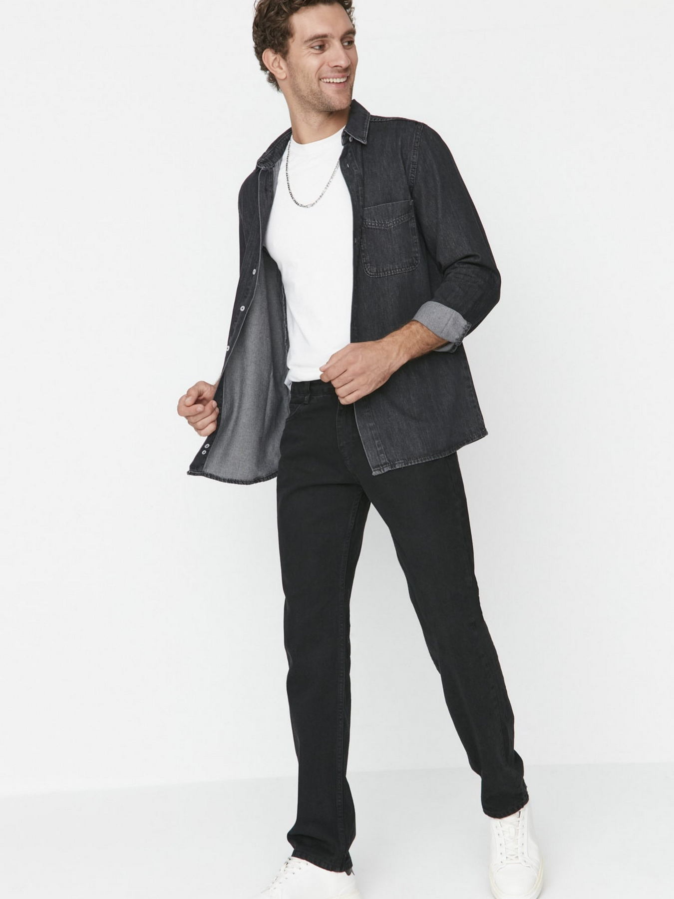 Прямые джинсы Trendyol модель TMNAW23JE00062/Siyah Фото