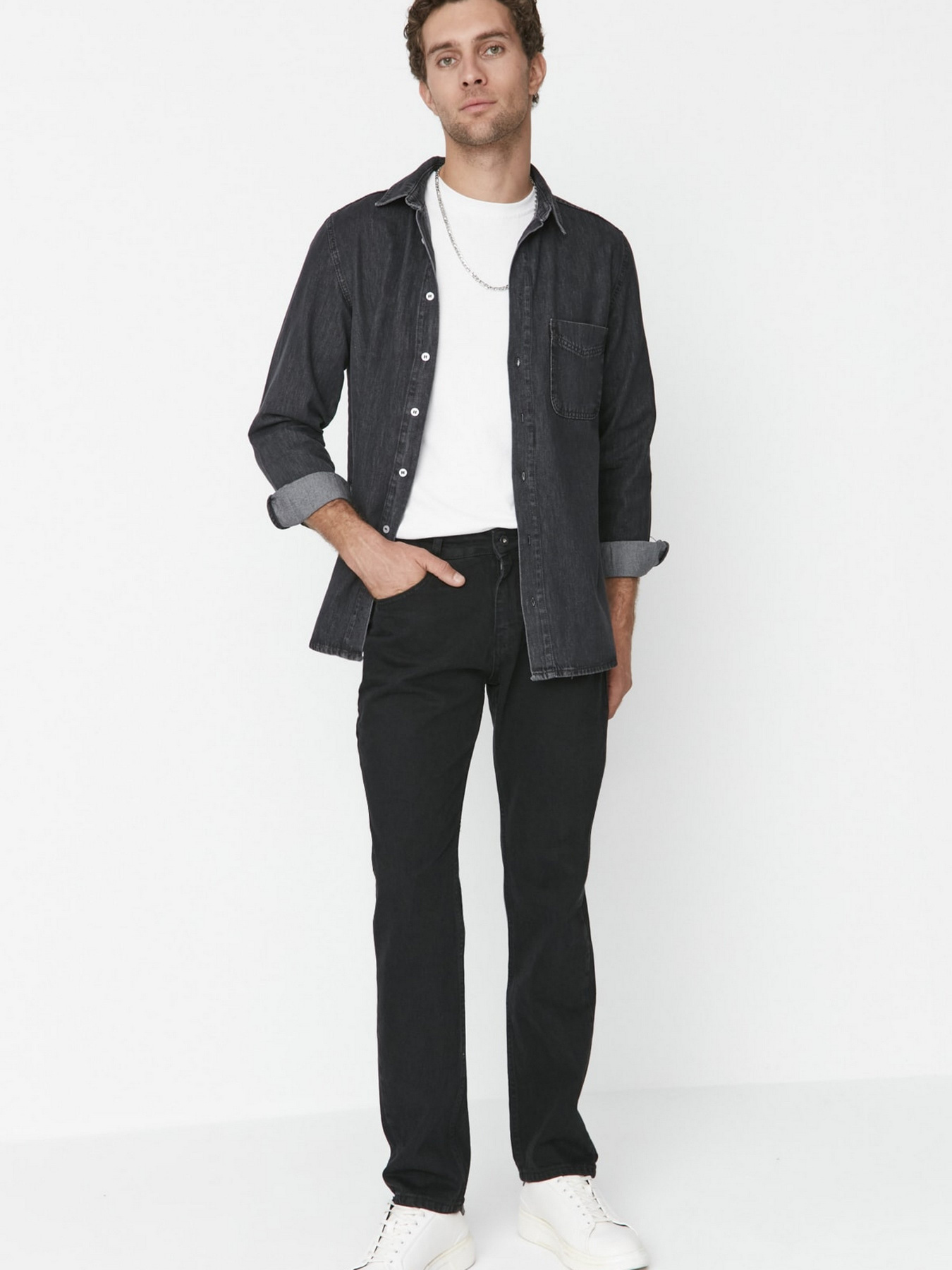 Прямые джинсы Trendyol модель TMNAW23JE00062/Siyah Фото