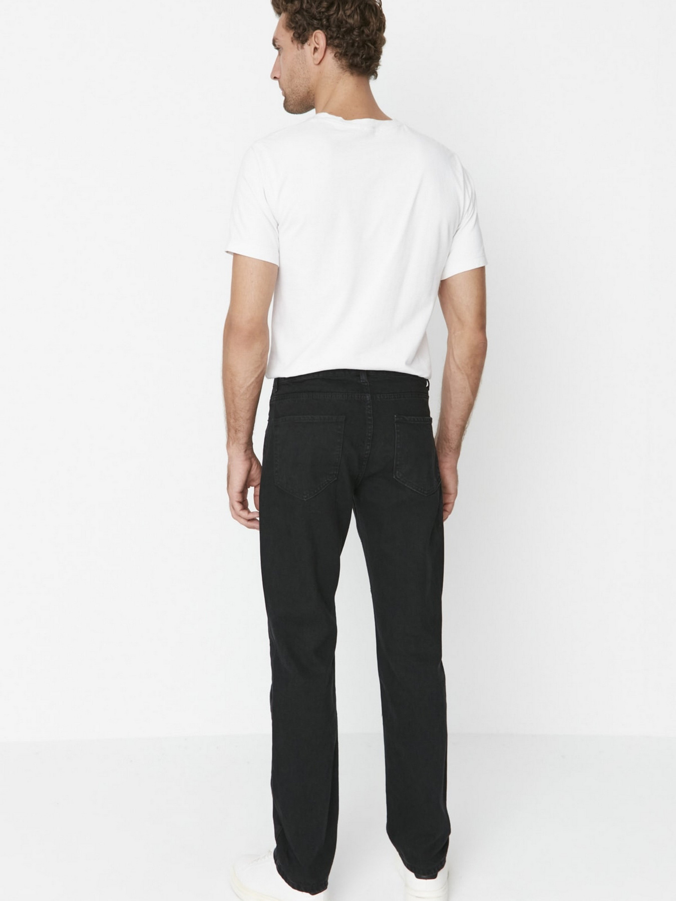 Прямые джинсы Trendyol модель TMNAW23JE00062/Siyah Прямые джинсы Trendyol модель TMNAW23JE00062/Siyah Фото