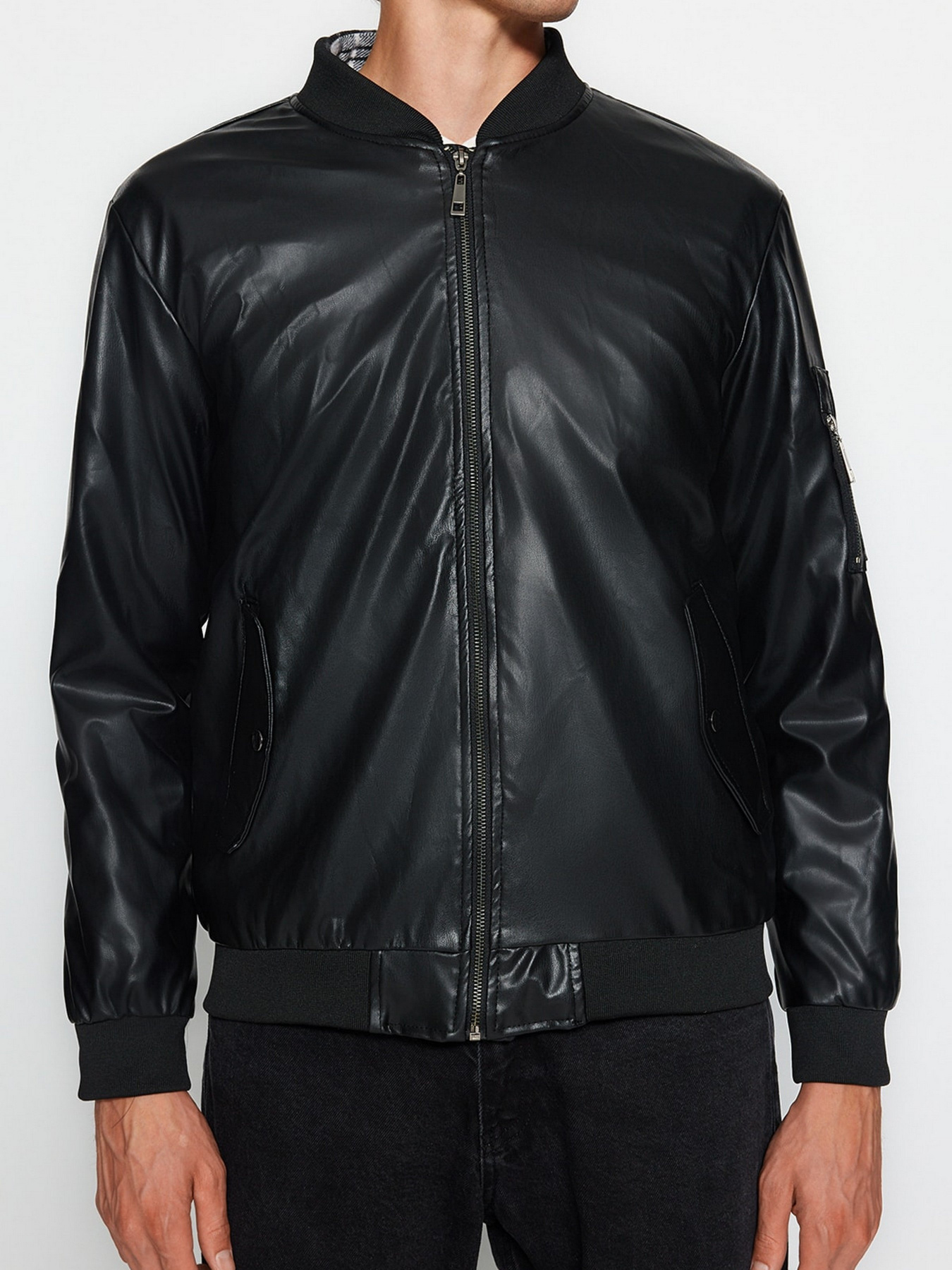 Бомбер Trendyol модель TMNAW24MO00010/Siyah Фото