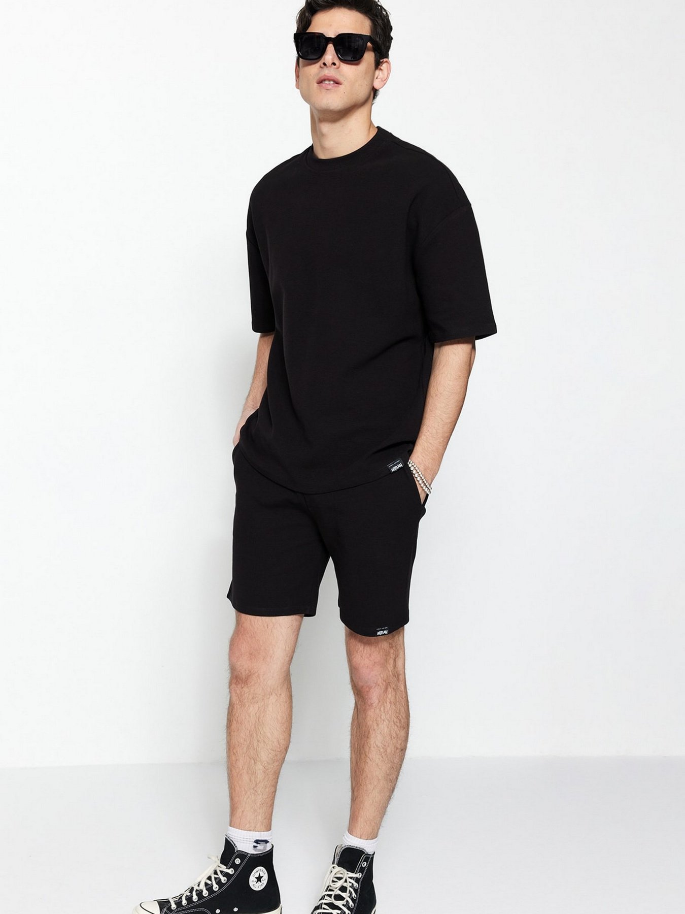 Футболка Trendyol модель TMNSS23TS00069/Siyah Фото