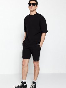 Футболка Trendyol модель TMNSS23TS00069/Siyah Фото