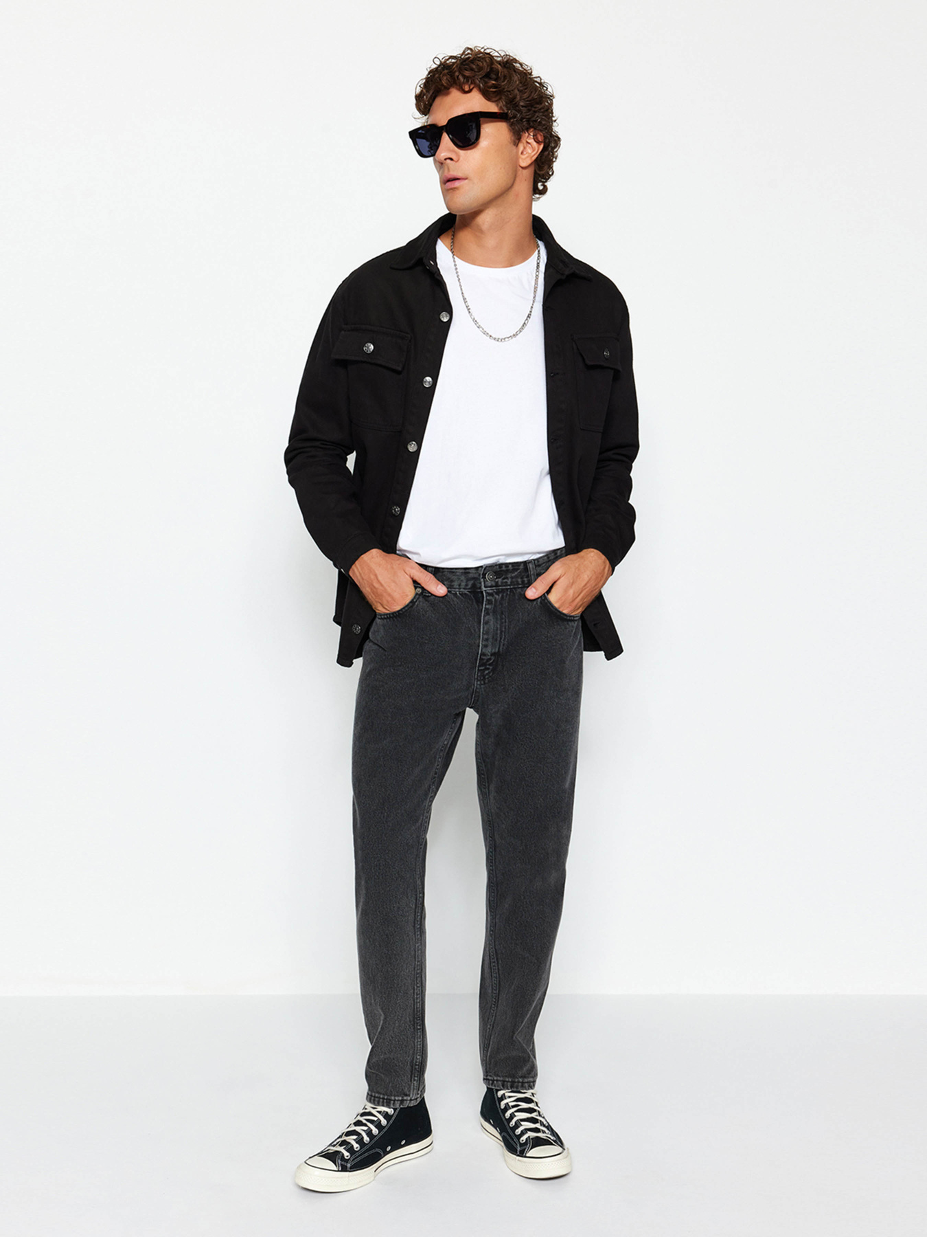 Прямые джинсы Trendyol модель TMNAW23JE00043/Siyah-1006 Фото