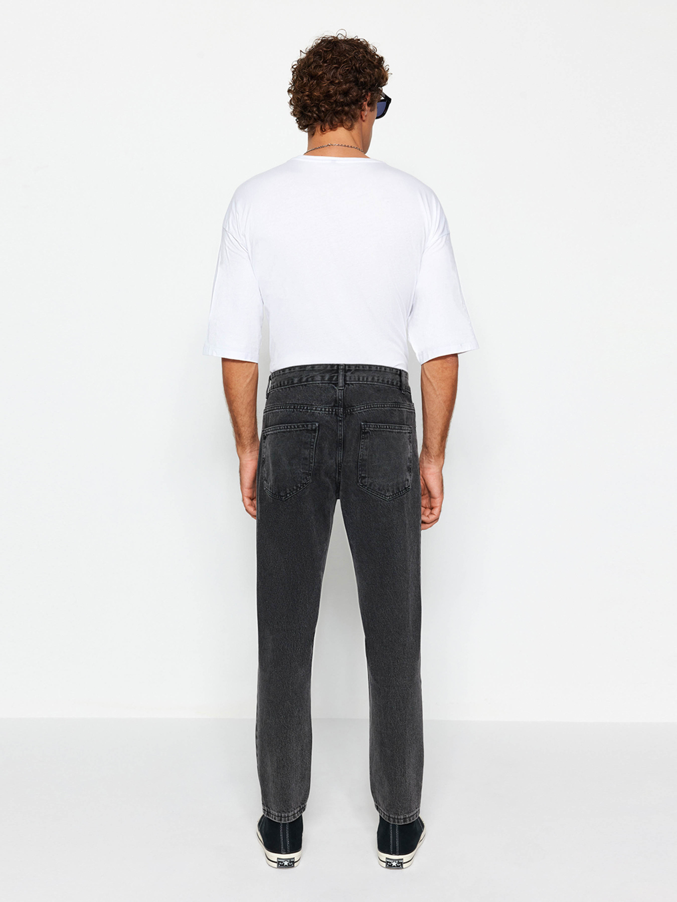 Прямі джинси Trendyol модель TMNAW23JE00043/Siyah-1006 Фото