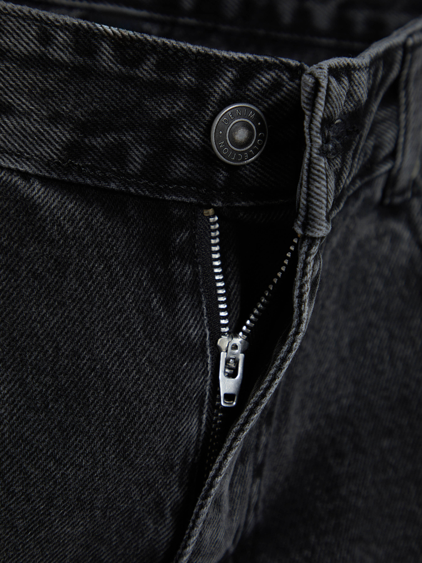 Прямі джинси Trendyol модель TMNAW23JE00043/Siyah-1006 Фото