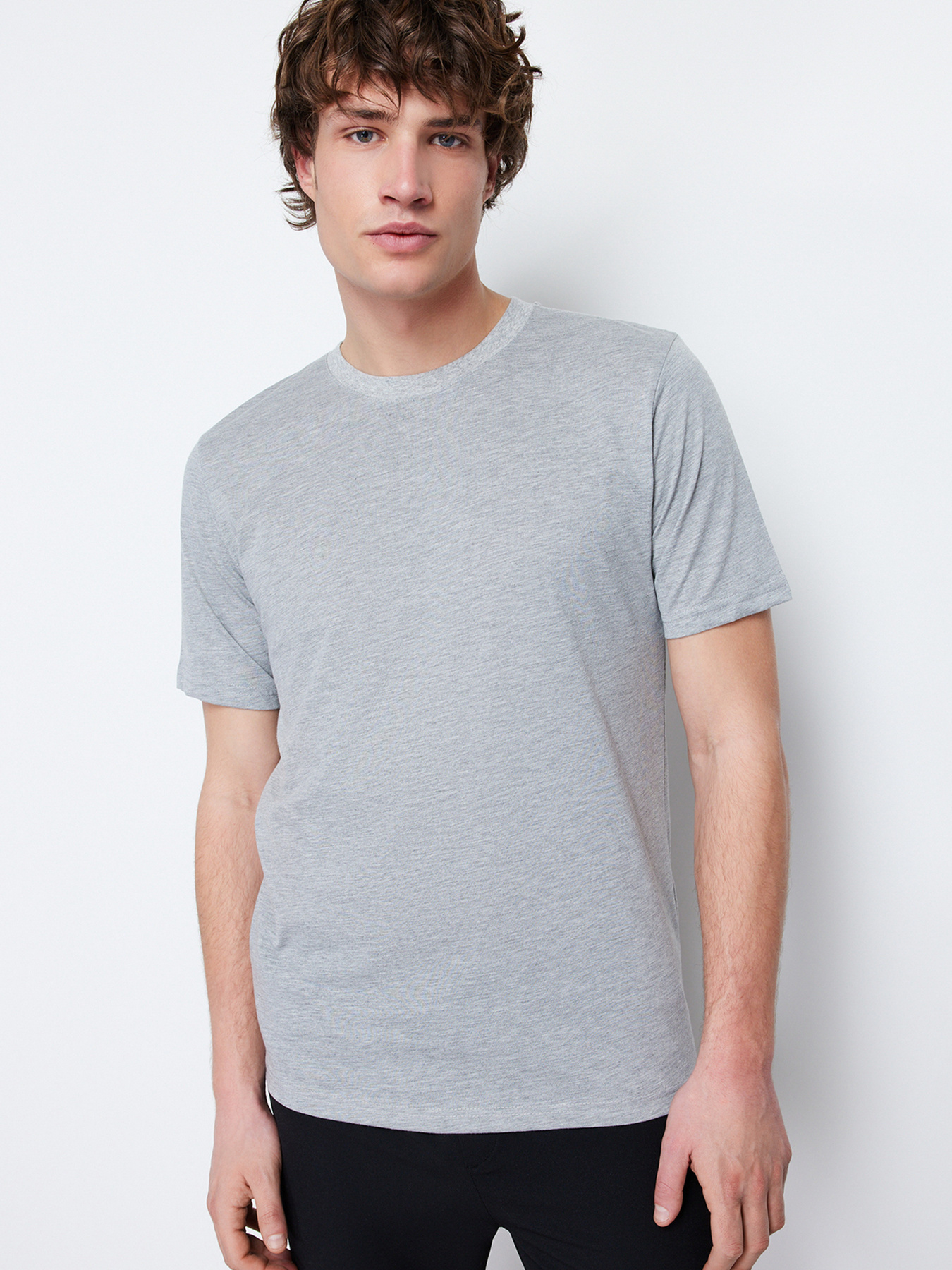 Футболка Trendyol модель TMNSS19BO0001/Gri Футболка Trendyol модель TMNSS19BO0001/Gri Фото