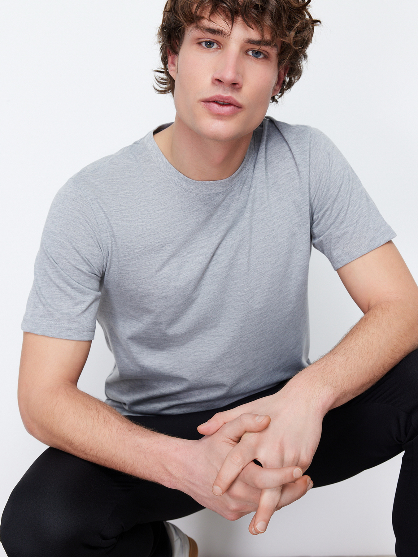 Футболка Trendyol модель TMNSS19BO0001/Gri Футболка Trendyol модель TMNSS19BO0001/Gri Фото