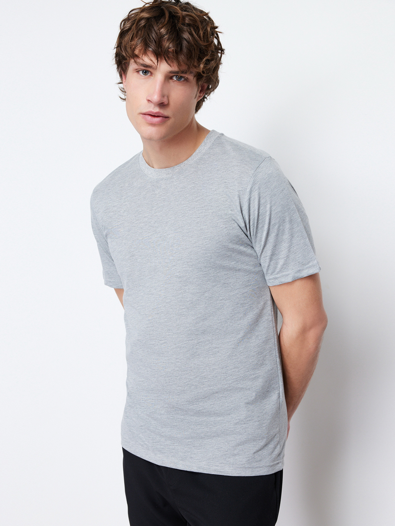 Футболка Trendyol модель TMNSS19BO0001/Gri Футболка Trendyol модель TMNSS19BO0001/Gri Фото