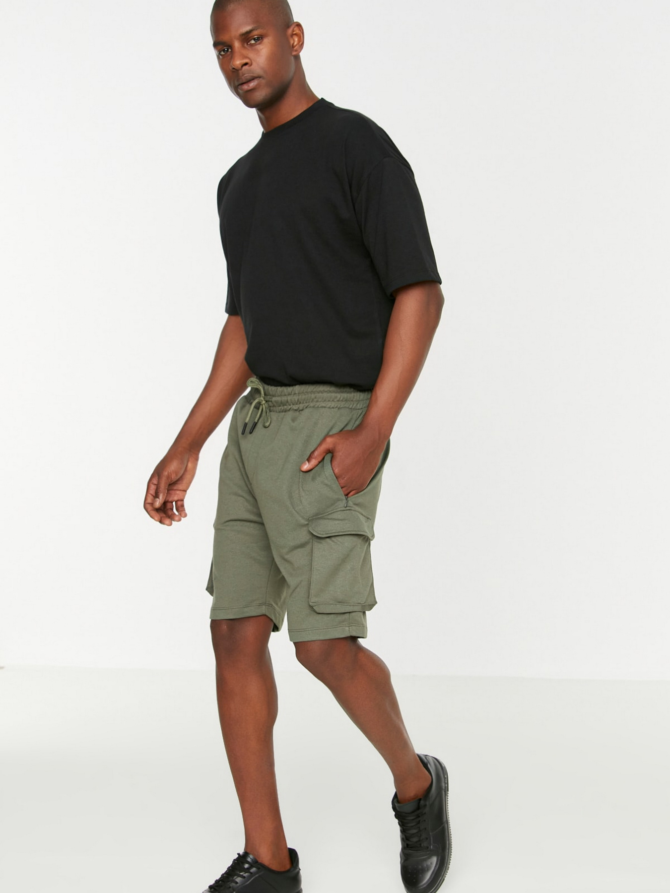 Повседневные шорты Trendyol модель TMNSS20SR0167/Acik Haki Повседневные шорты Trendyol модель TMNSS20SR0167/Acik Haki Фото