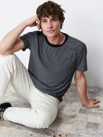 Футболка Trendyol модель TMNSS20TS0944/Siyah Фото