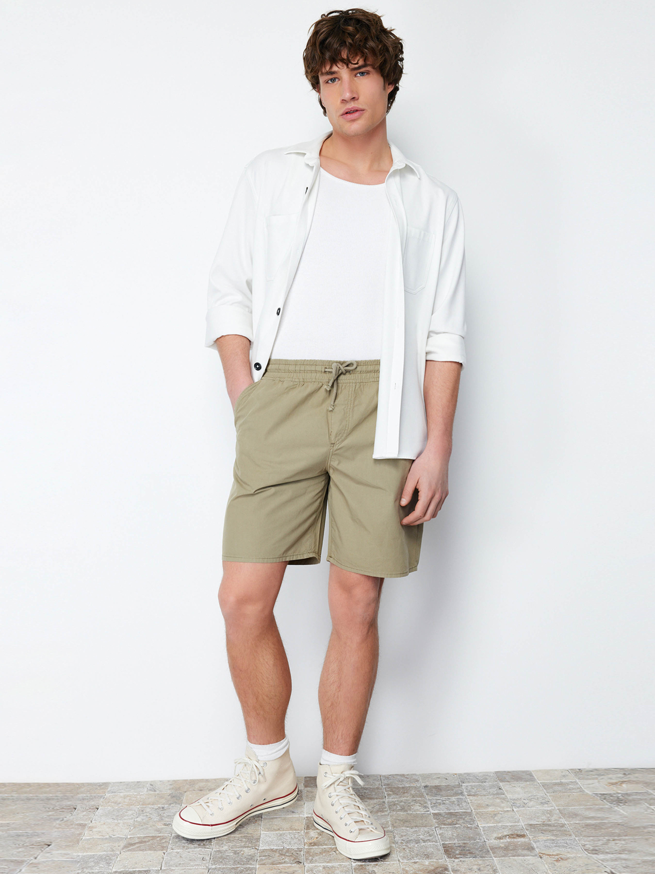 Повсякденні шорти Trendyol модель TMNSS24SR00006/Acik Haki Повсякденні шорти Trendyol модель TMNSS24SR00006/Acik Haki Фото