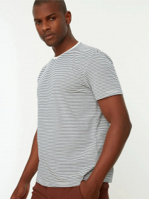 Футболка Trendyol модель TMNSS20TS1033/Indigo Футболка Trendyol модель TMNSS20TS1033/Indigo Фото