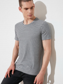 Футболки и поло Trendyol модель TMNSS21TS2855/Gri Фото